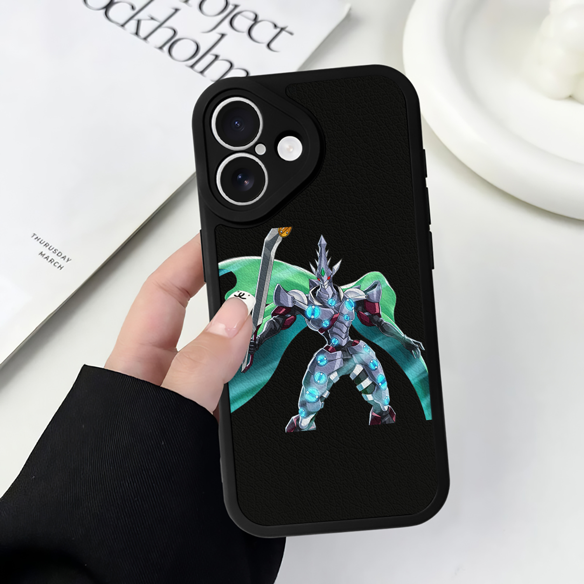 （画像用） 遊☆戯☆王 Yu-Gi-Oh! 【iPhone 16シリーズ対応】シリコンスマホケース（レザー調） 材質：シリコン